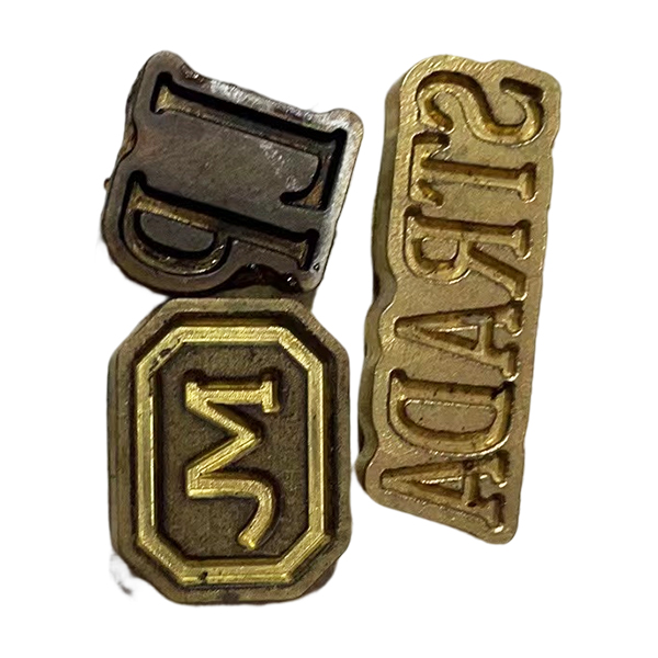 kovový-kus-1